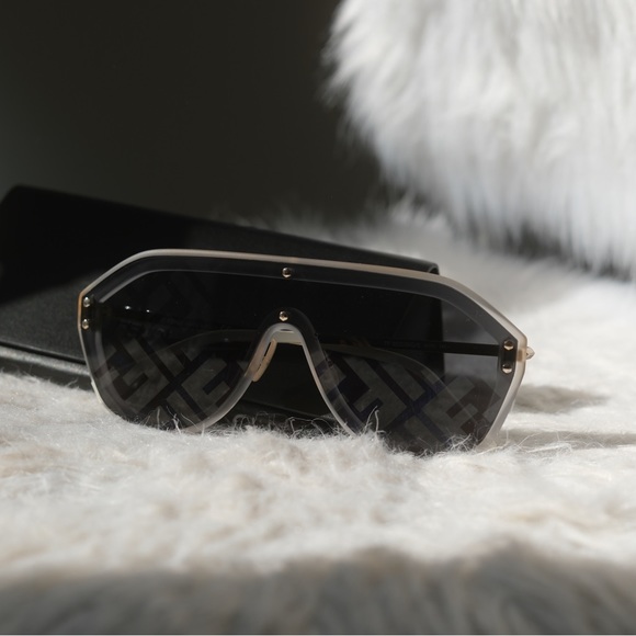 Fendi Sunglasses - Picture 1 of 6